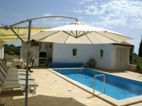 Comfy apartment in Vinkuran with the beach nearby